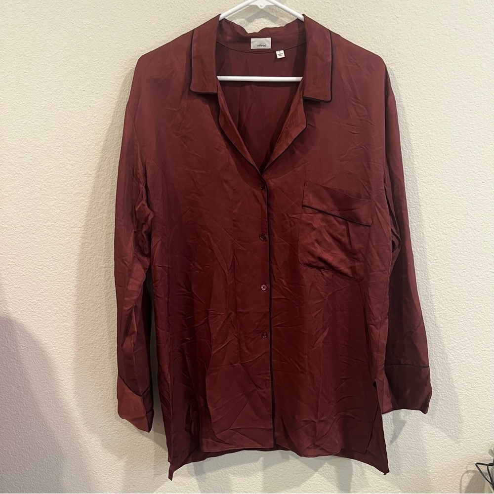 Aritzia Wilfred size small burgundy and black detail long line shirt